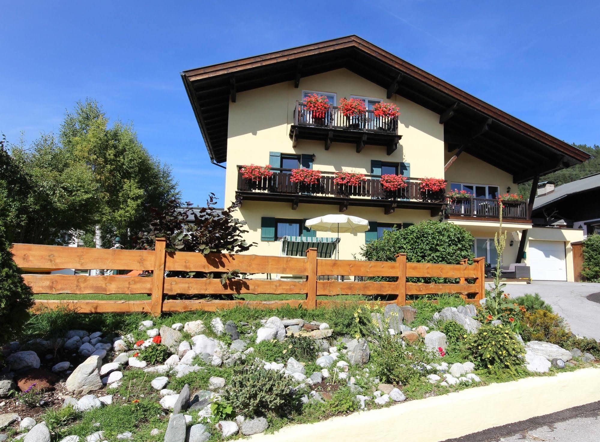 Alpenlandhaus Menardi Зефельд-ін-Тіроль Екстер'єр фото