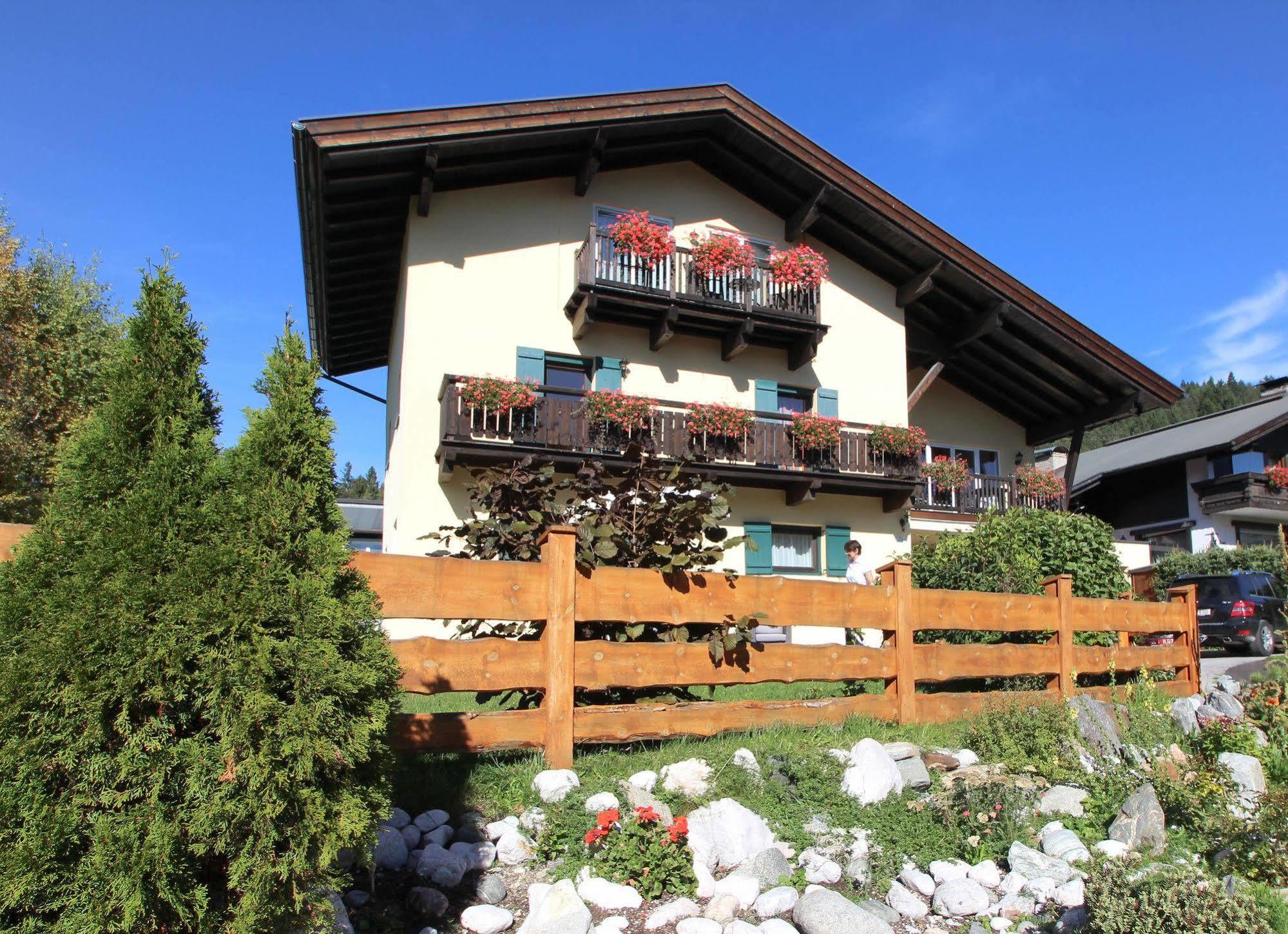 Alpenlandhaus Menardi Зефельд-ін-Тіроль Екстер'єр фото